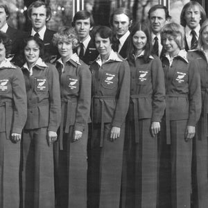 Black and white photo of the New Zealand World Cross-Country team in 1977.