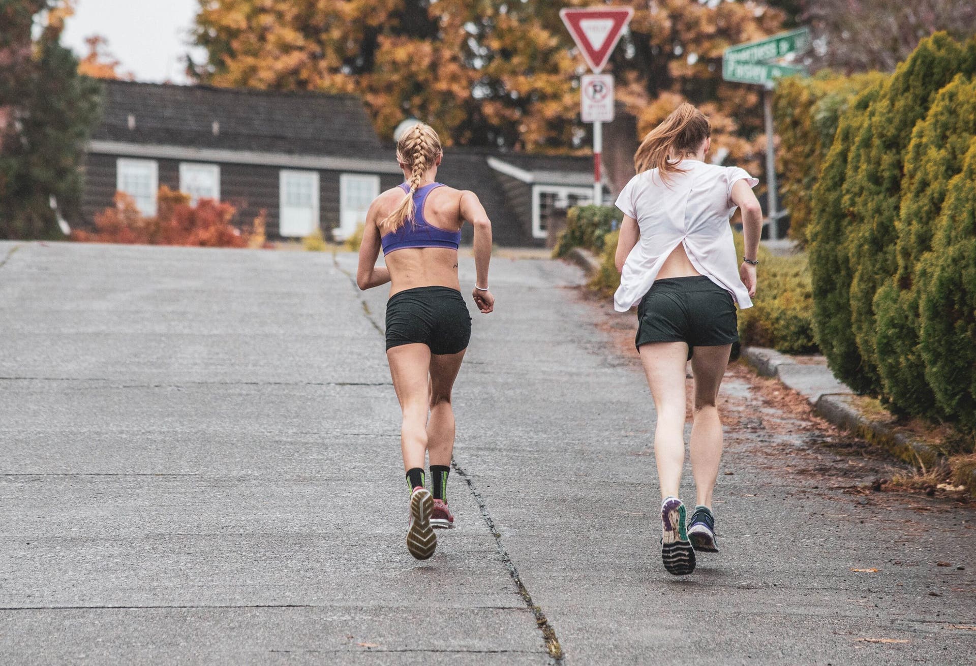 Brooks Beasts women hill workout