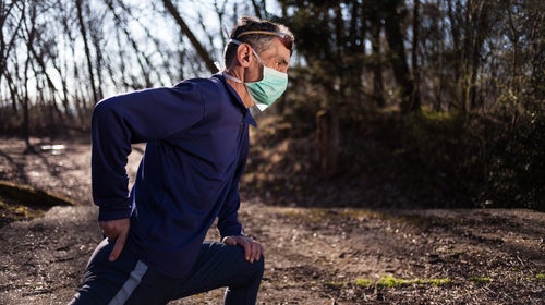 runner wearing mask for immunity