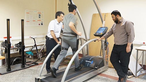 exoskeleton reduces cost of running