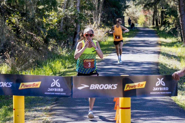 Des Linden 50K finish blowing kisses