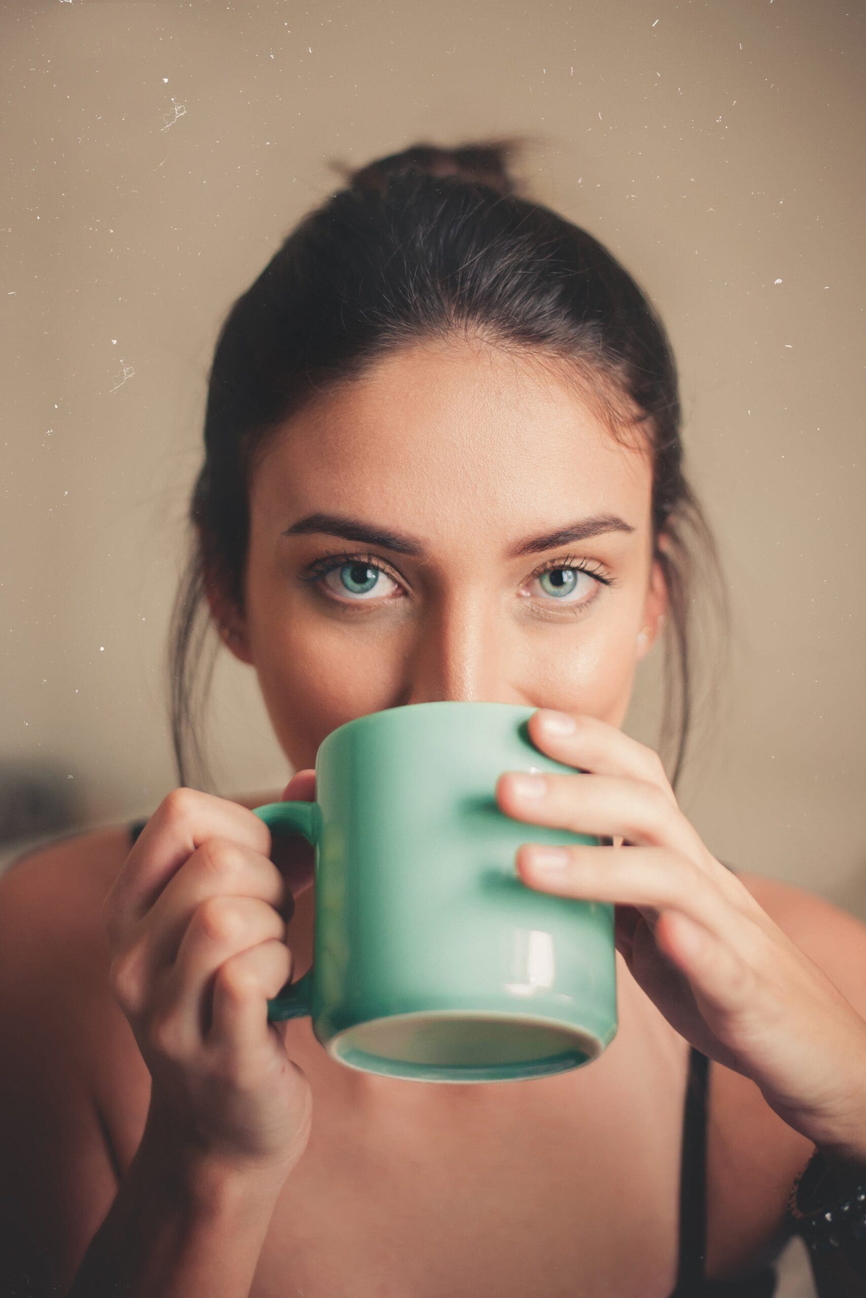 smelling coffee enhances performance