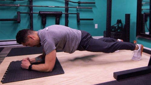 execute a proper plank