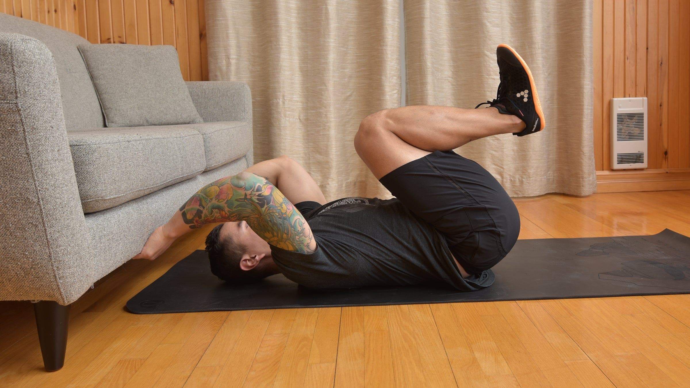 reverse couch crunch