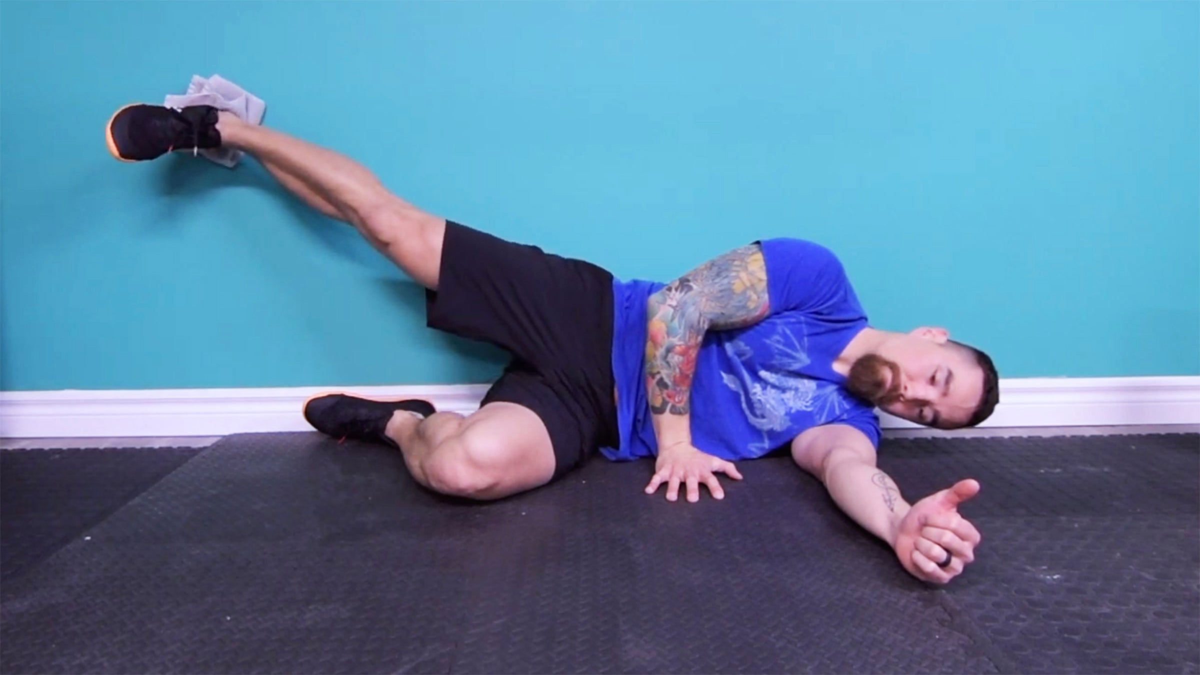 gluteus medius stretch against wall