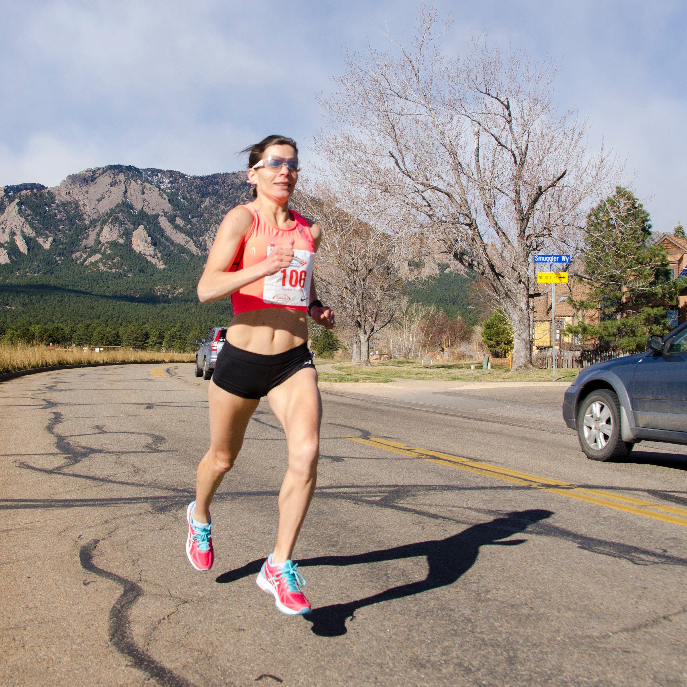 running alongside traffic in virtual race