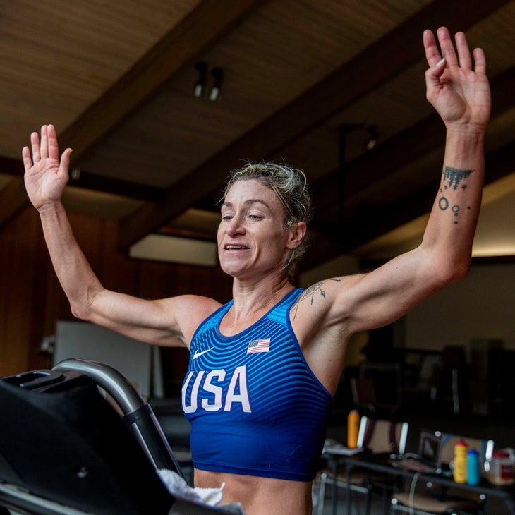 Renee Metivier setting the 50K treadmill world record