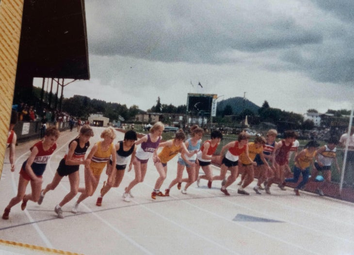 Girls lined up tp race in college meet in 1970s.