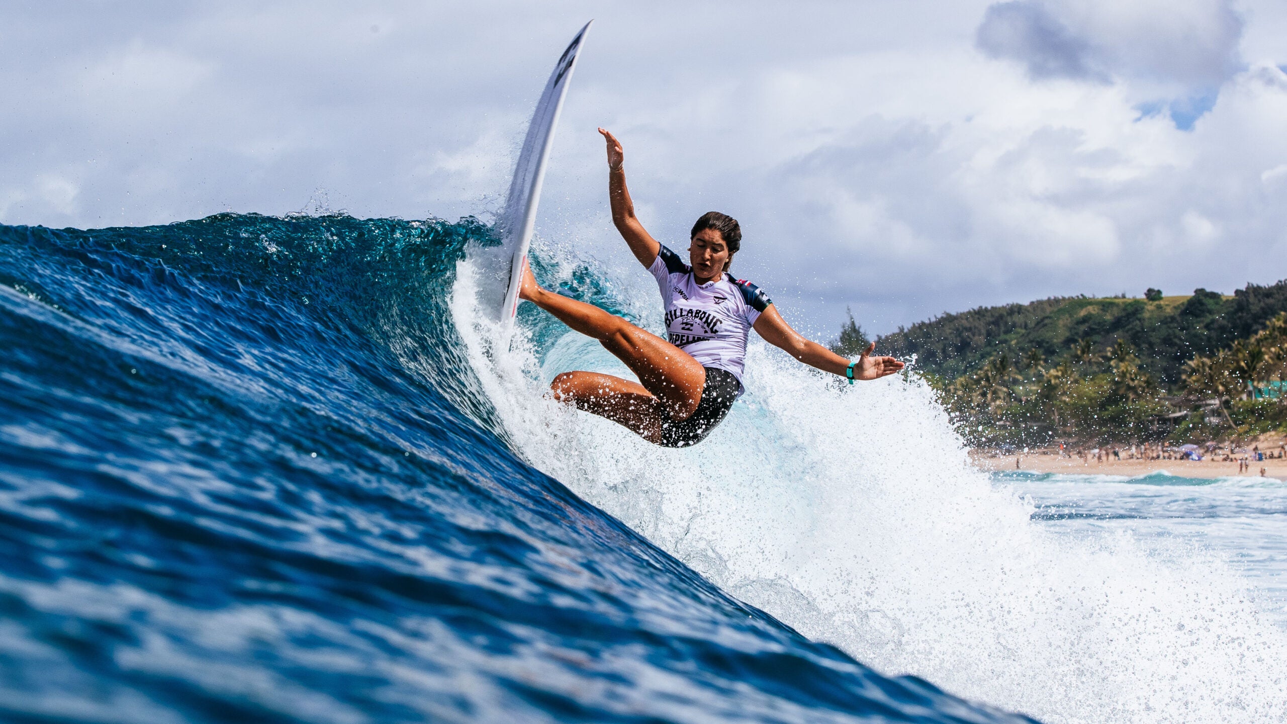 Women Surfers Can Finally Compete at Pipeline Pro