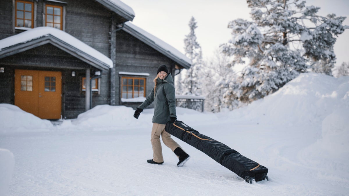 The Thule RoundTrip Ski Bag Revolutionized My Winter Travel