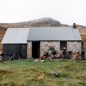 Stopping for a “drum-up” at the Corrour bothy
