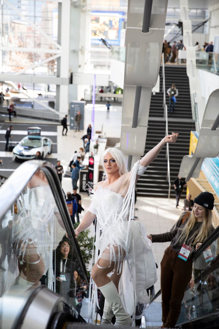 20190131_Albanese_1746 Pattie Gonia on the escalators in the Colorado Convention Center