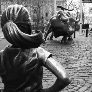 Fearless Girl and Bull statues on Wall Street