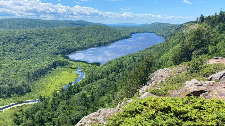 8 of the Most Awe-Inspiring Alpine Lake Hikes in America