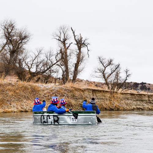 Nebraska Cattle Tanking: the Raucous River Race Where Everybody Wins-  Outside Online