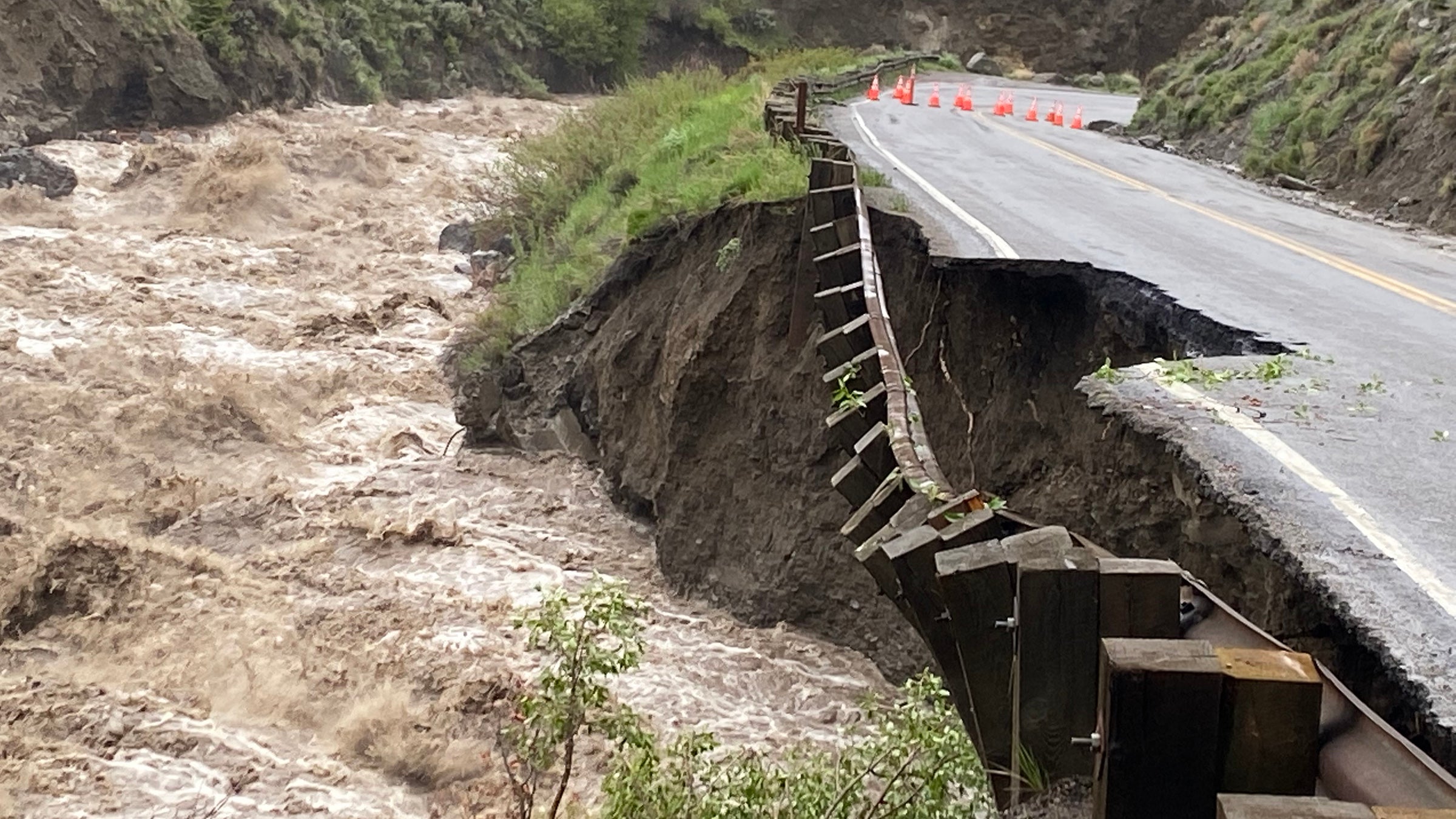 High water levels in Gardner River alongside the North Entrance Road.