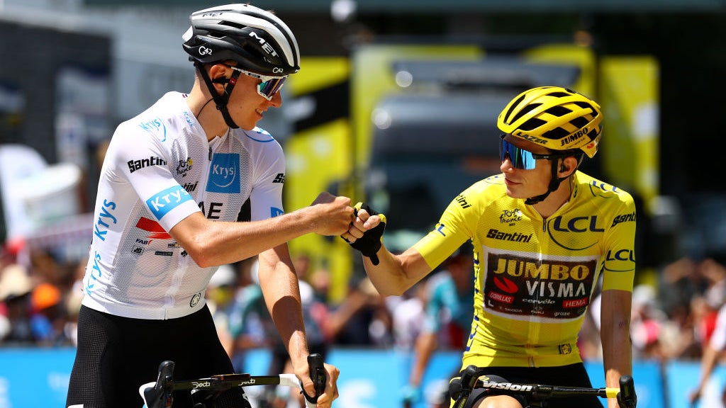 A Moment of Chivalry Between Tour de France Rivals