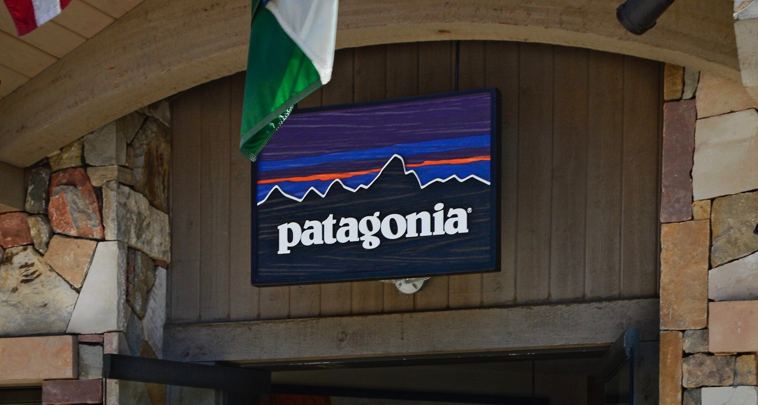 konkurrerende Fantasi Tochi træ Patagonia Fined $55,000 by the City of Seattle - Outside Online