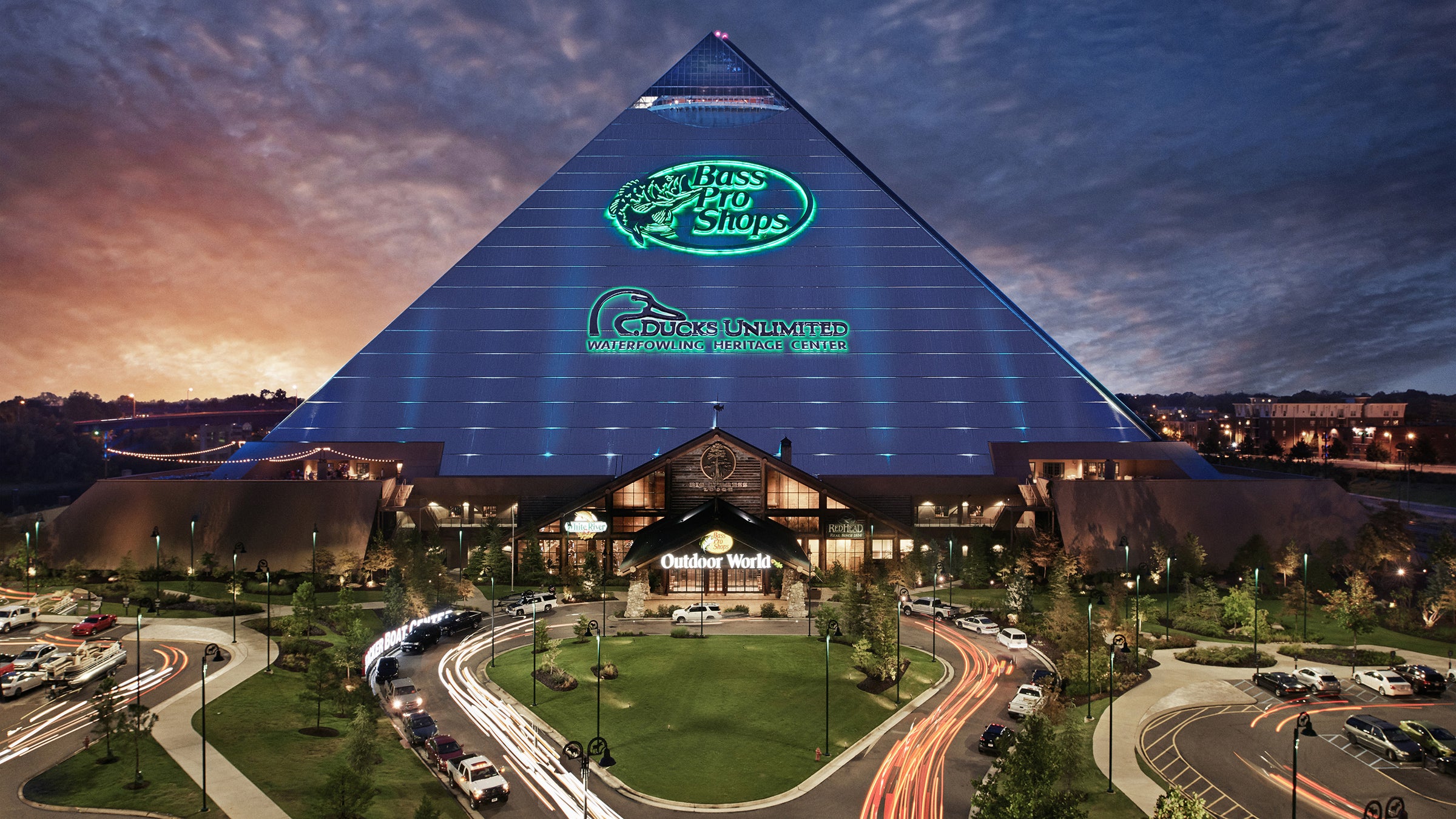 An update of my Bass Pro Shops Pyramid. Almost done with the