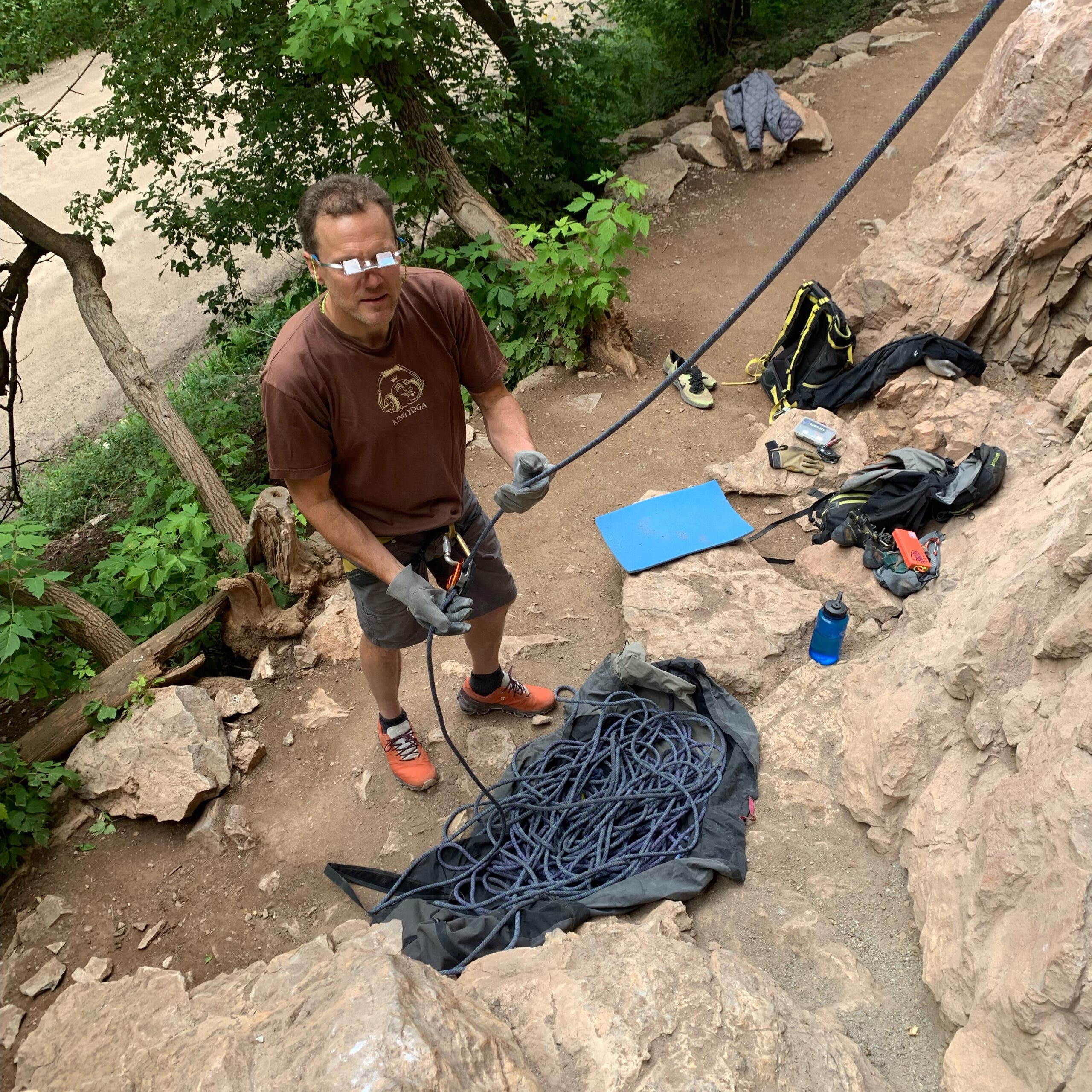 climber-belay-glasses_s