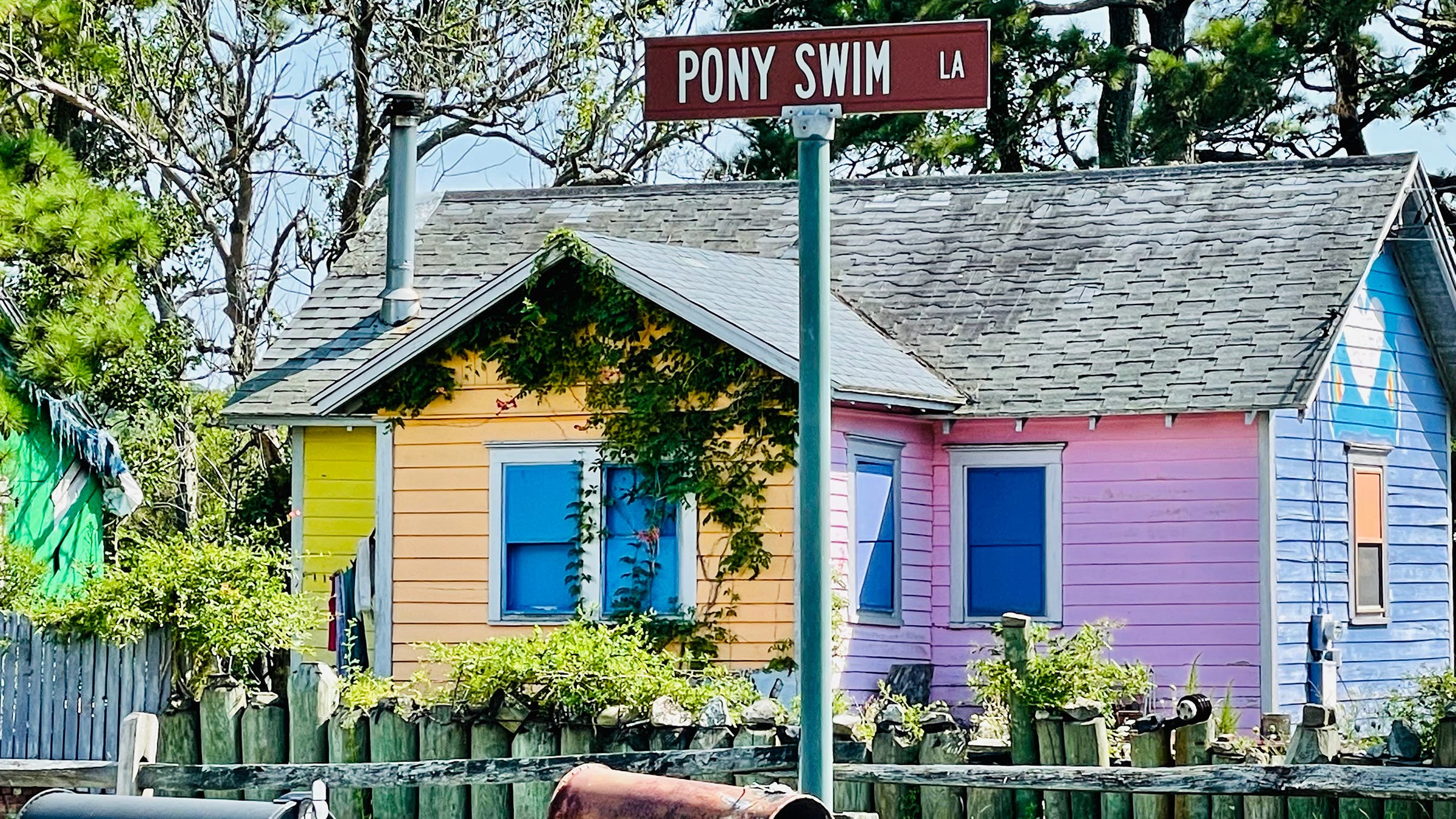A colorful house on the post-swim route
