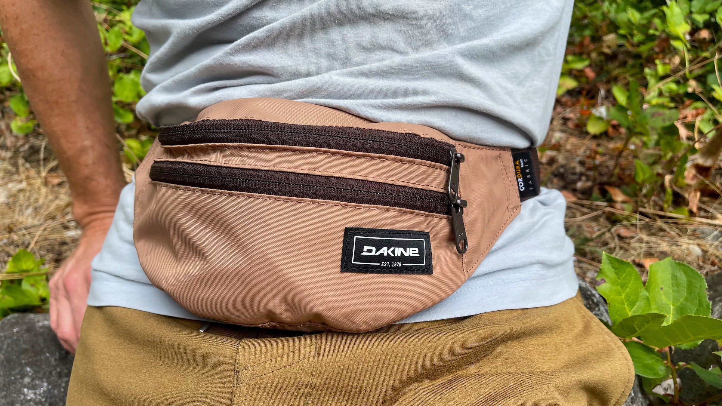 Field and discount stream fanny pack