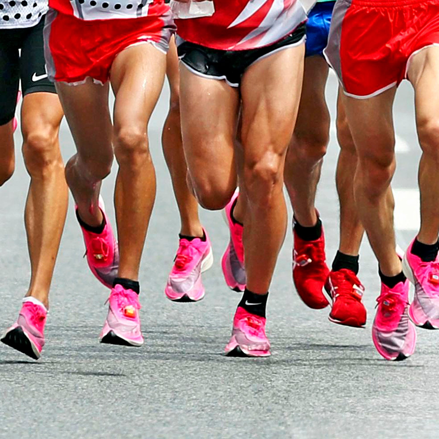 https://cdn.outsideonline.com/wp-content/uploads/2022/09/runners-pink-nike-vaporfly-race_s.jpg
