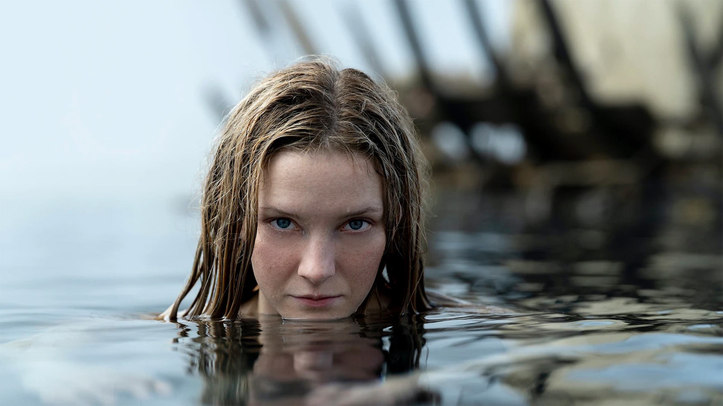 galadriel swimming