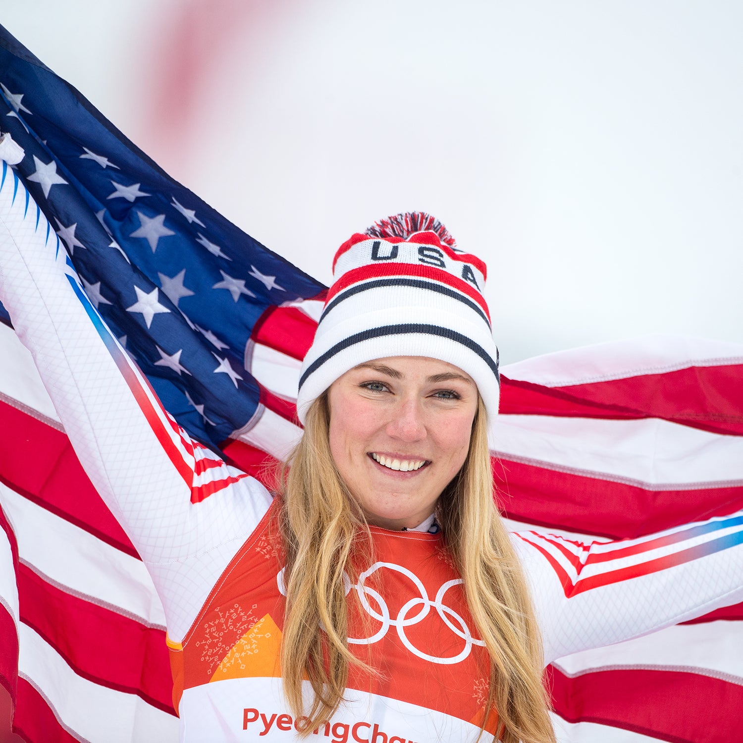 Mikaela Shiffrin holds the American flag at 2018 Pyeongchang Olympics