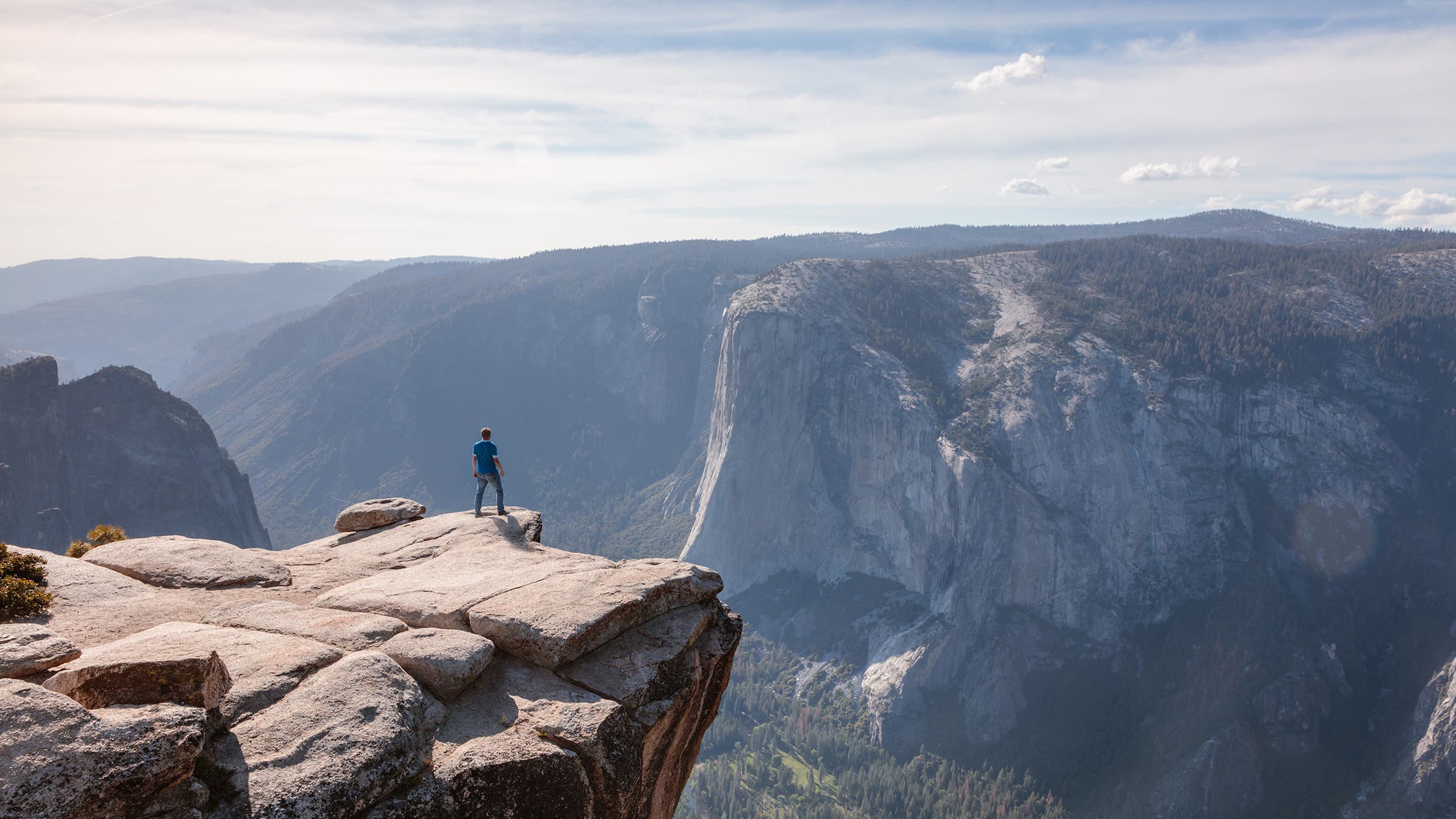 taft point, an overlook on one of the best hikes in yosemite