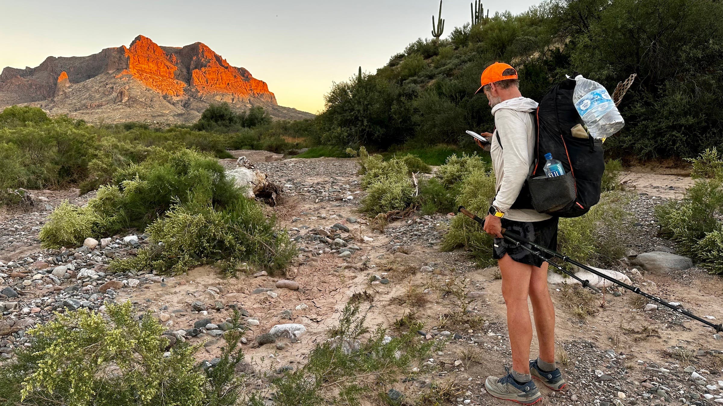 backpack hiking fucking Oarencol Middle Finger Sign By Male Hand Fuck You Bookbag Daypack Travel Camping School Laptop Bag : Electronics Backpack with a 20L bag.
