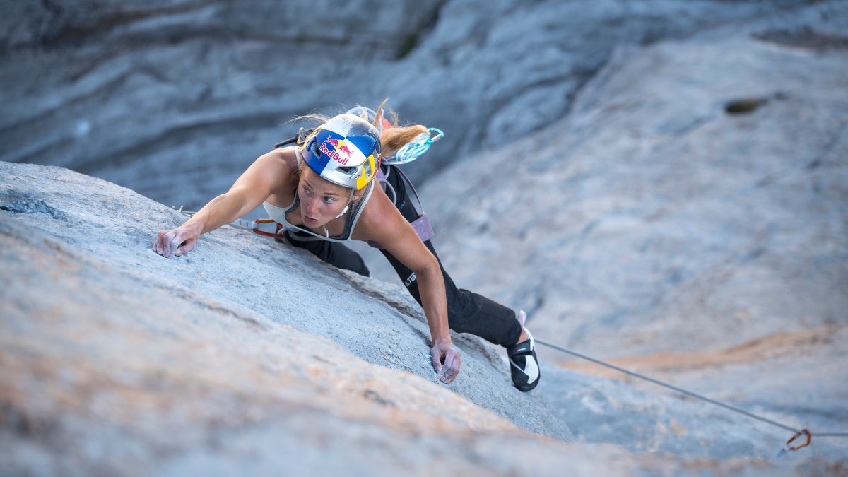 Bleeding Fingers, Hailstorms, and 2,000 Vertical Feet: How Three Women Set a Big-Wall Climbing Record