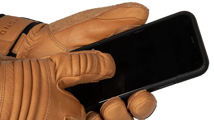 https://cdn.outsideonline.com/wp-content/uploads/2022/12/Beyond-Guide-Gloves-Fingers.jpg?width=730