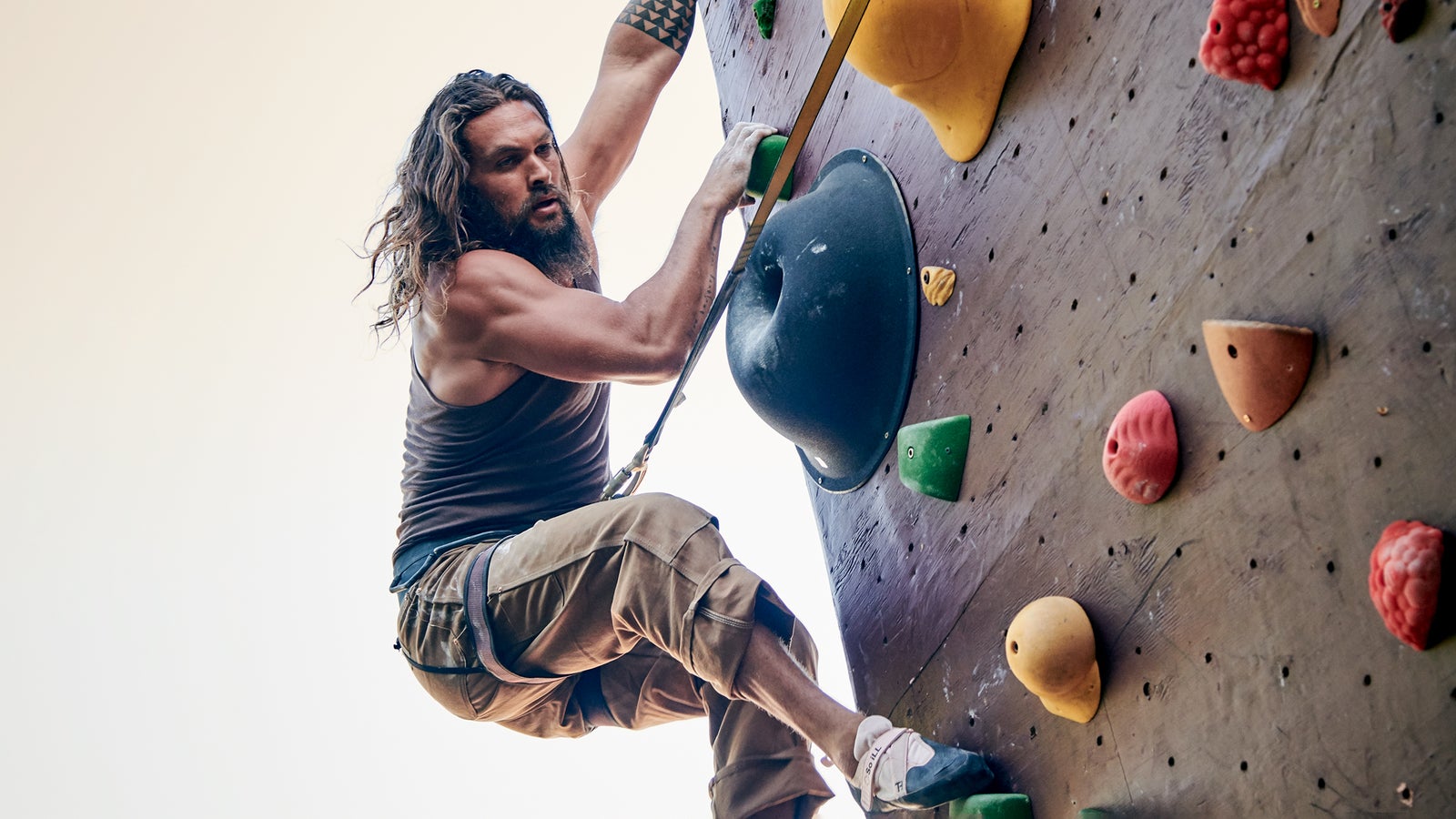 Jason Momoa’s New TV Series Is a Dirtbagger’s Dream