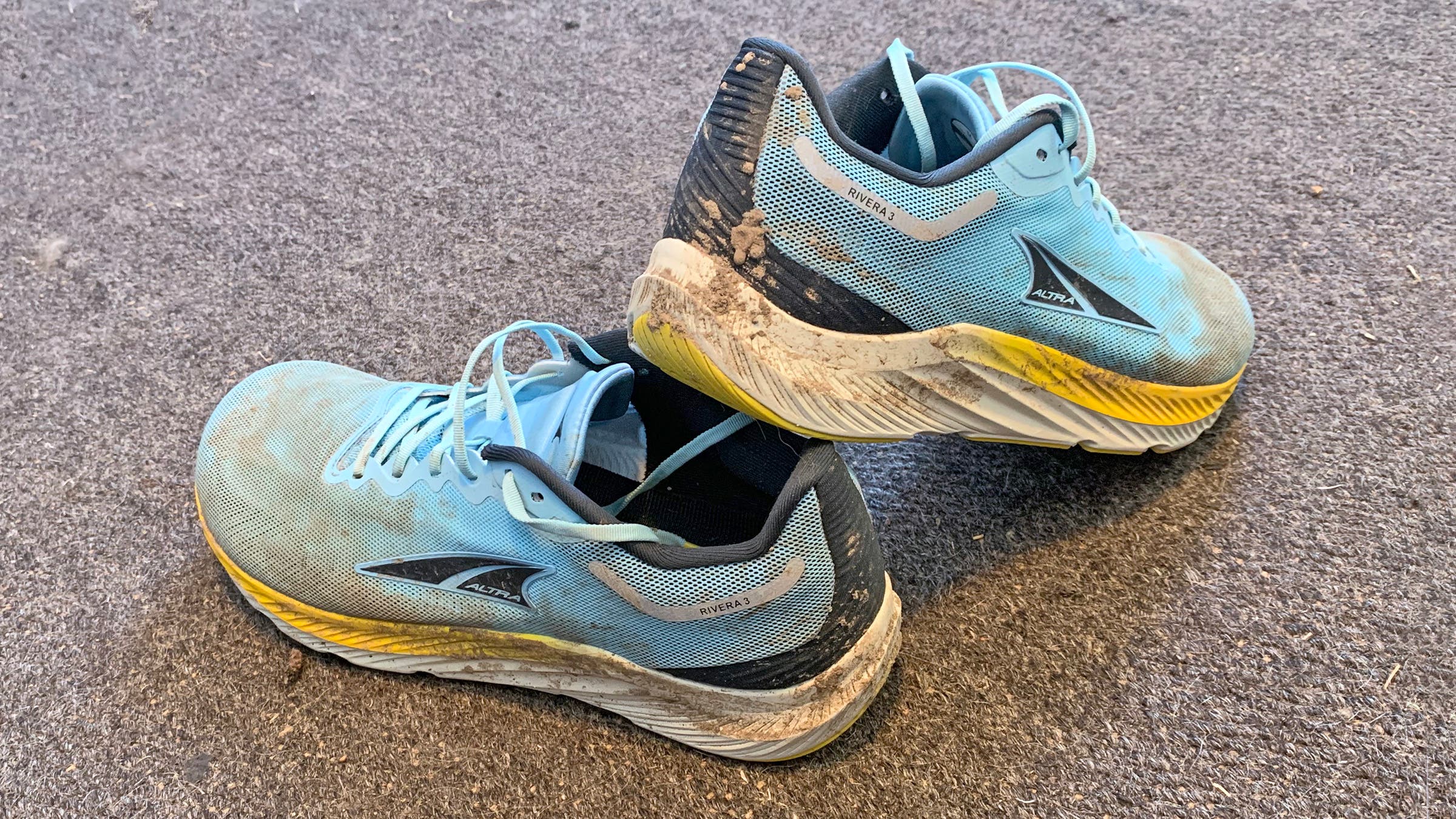 muddy Altra Rivera 3