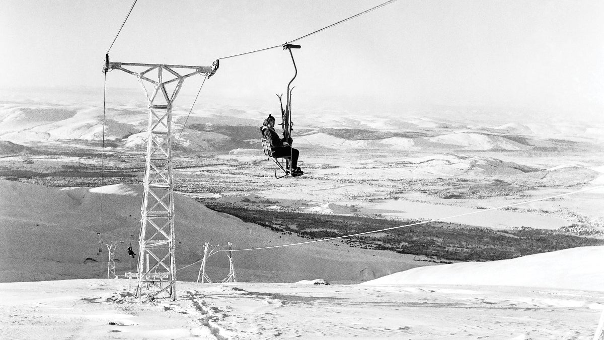 How Do I Stay Warm on a Chairlift?