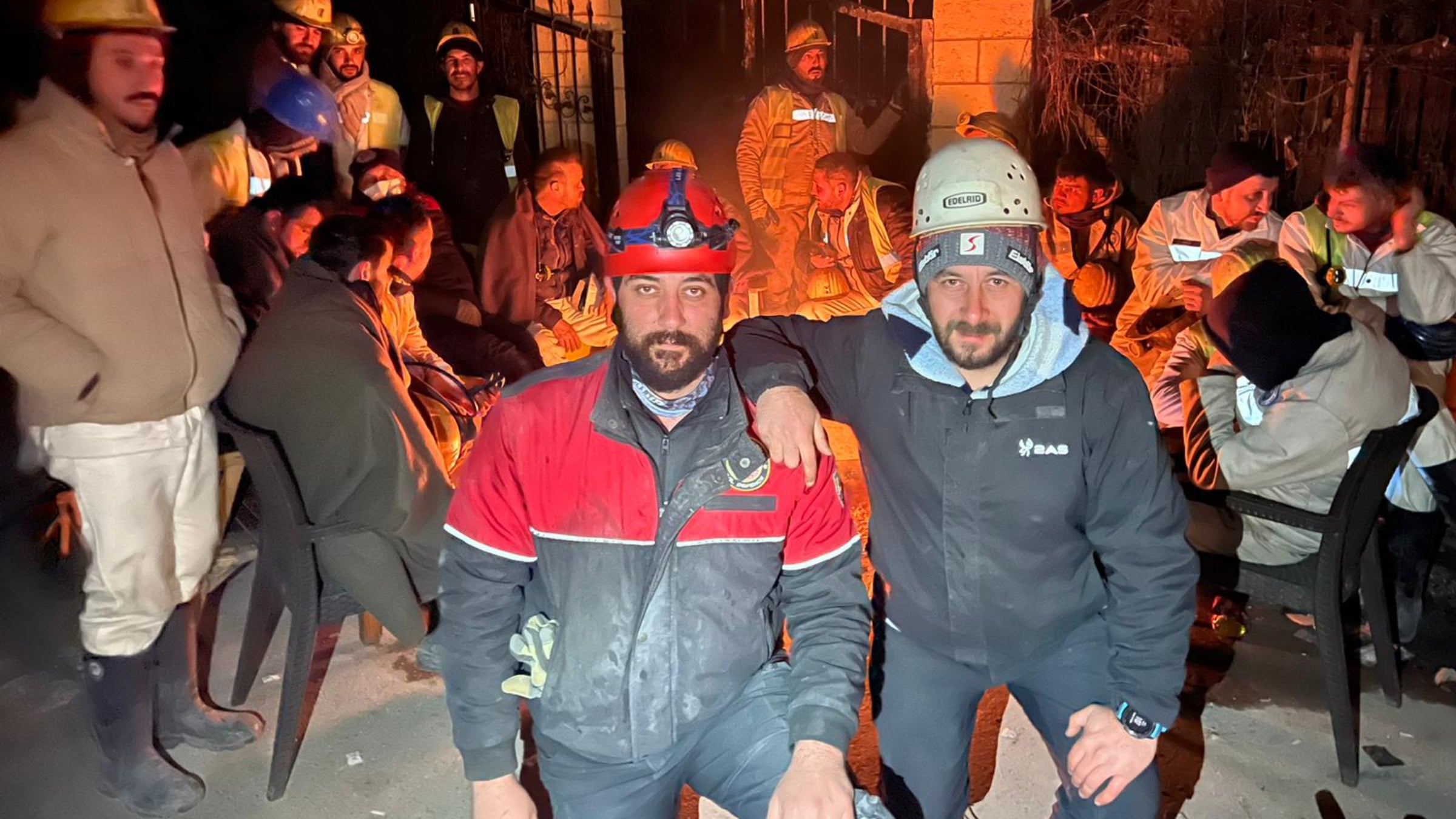 Turkish mountaineers volunteering with earthquake relief