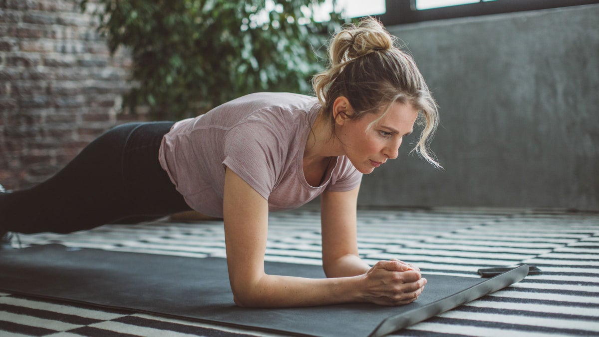 I Completely Swear by This 3-Move Core-Strengthening Sequence
