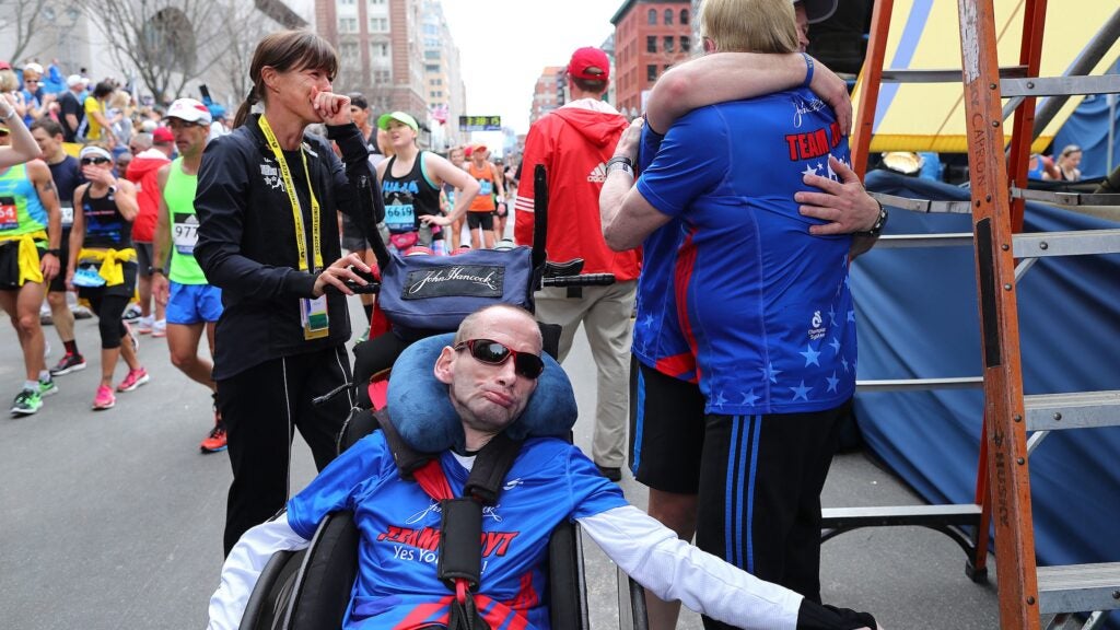 The Hoyt Family: An Inspiring Tale of Resilience, Determination, and Unbreakable Bonds