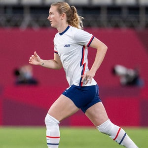 Sam Mewis plays soccer
