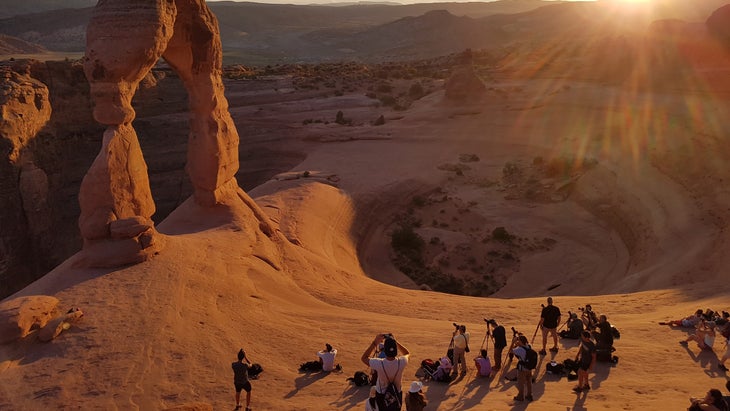 Delicate Arch with crowds