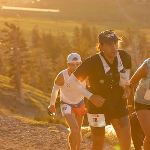 Yatika Fields starts the Western States in the high sierra golden morning