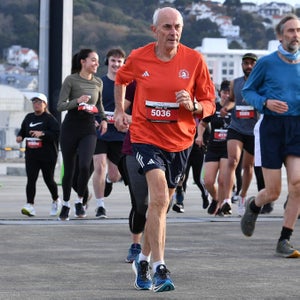 Roger Robinson running in a 10k after lung cancer surgery