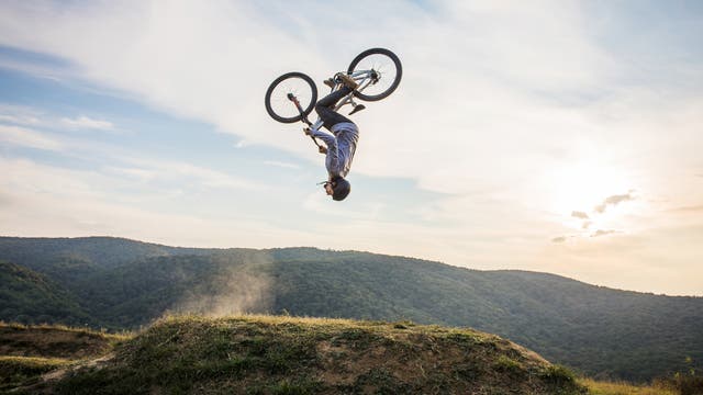 Can a 55-Year-Old Roadie Learn How to Jump His Mountain Bike?