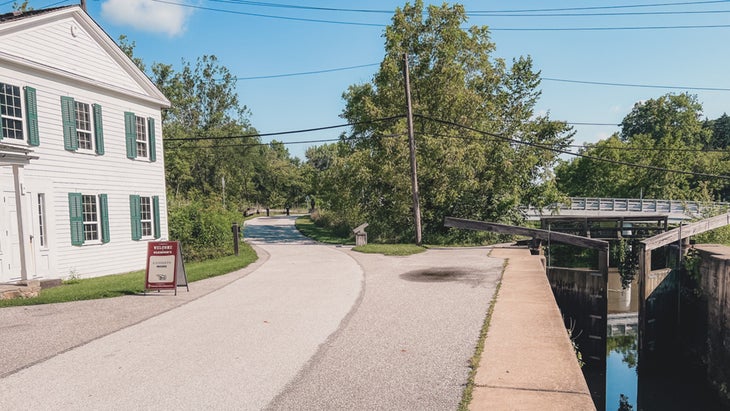 historic hikes Towpath Trail
