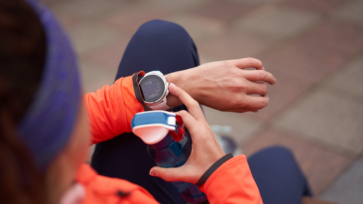 Your Smartwatch May Be Impeding Long-Term Running Goals