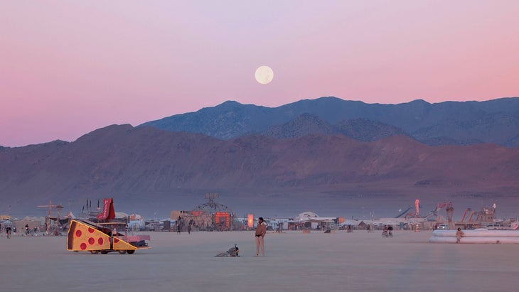 The Super Blue Moon setting as the sun rose.