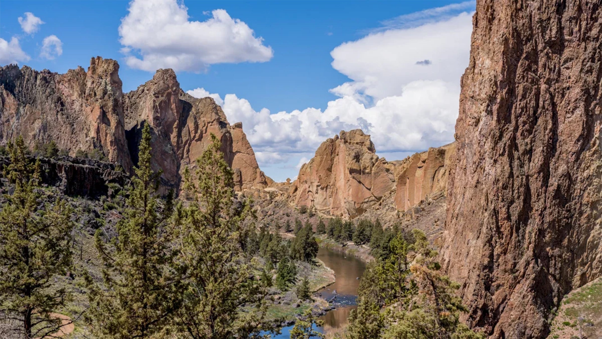 Oregon police stopped a mass shooting at Smith Rock. A man attempted to murder several rock climbers.