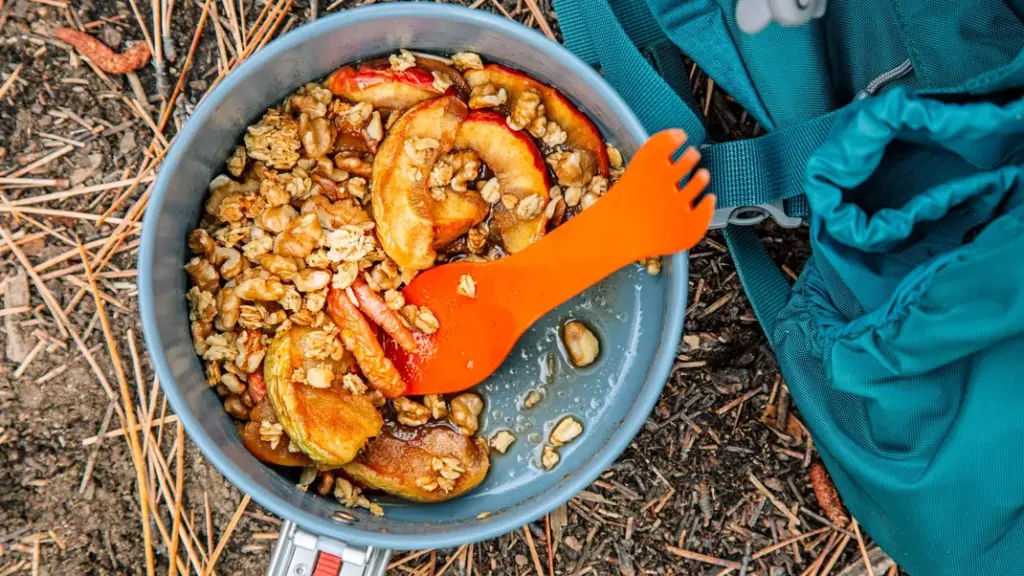 Spiced Apple Crisp Is the Fall Backpacking Dessert You Can Eat for ...