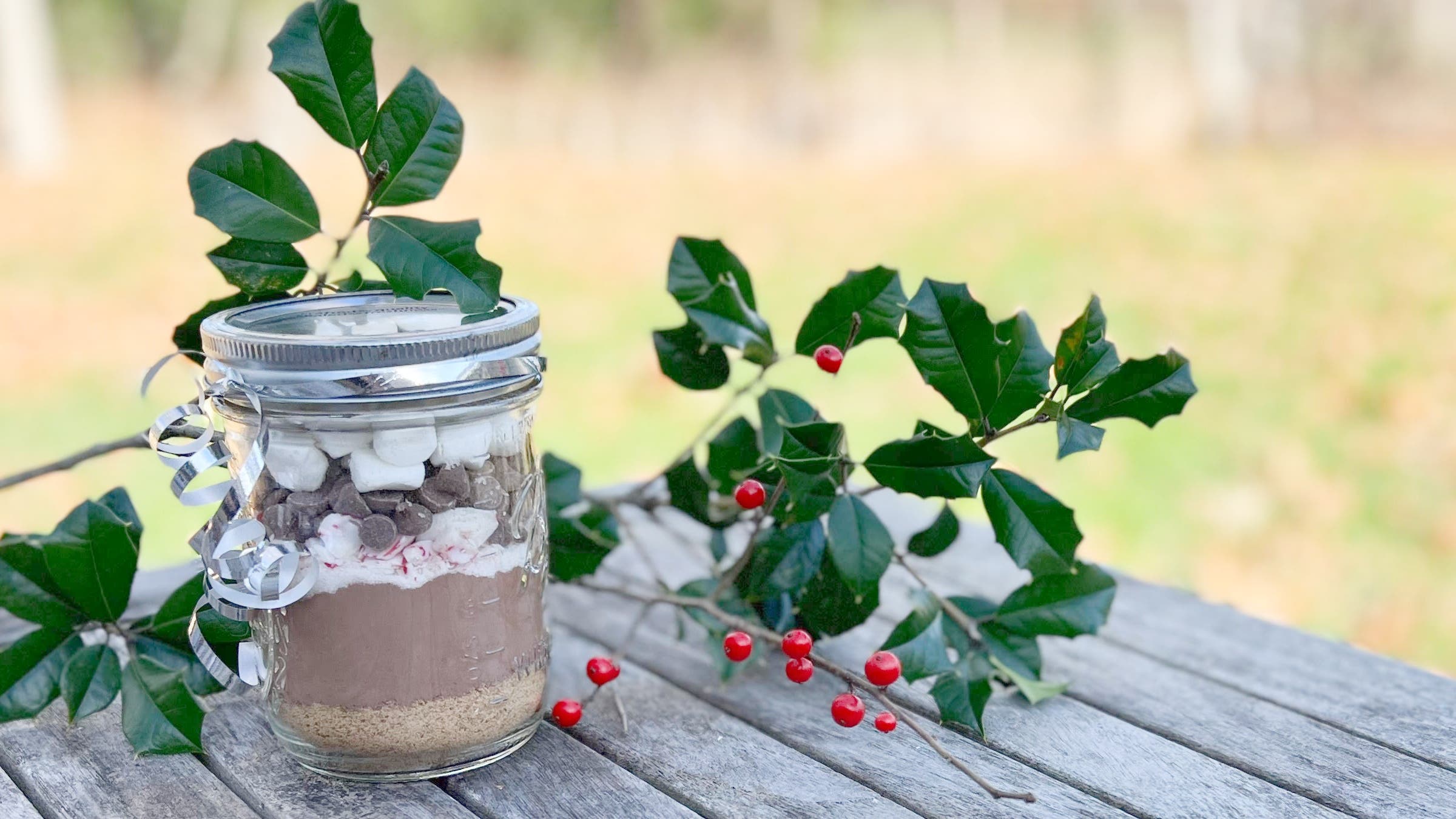 Hot chocolate mix in mason jar makes a great sustainable holiday gift